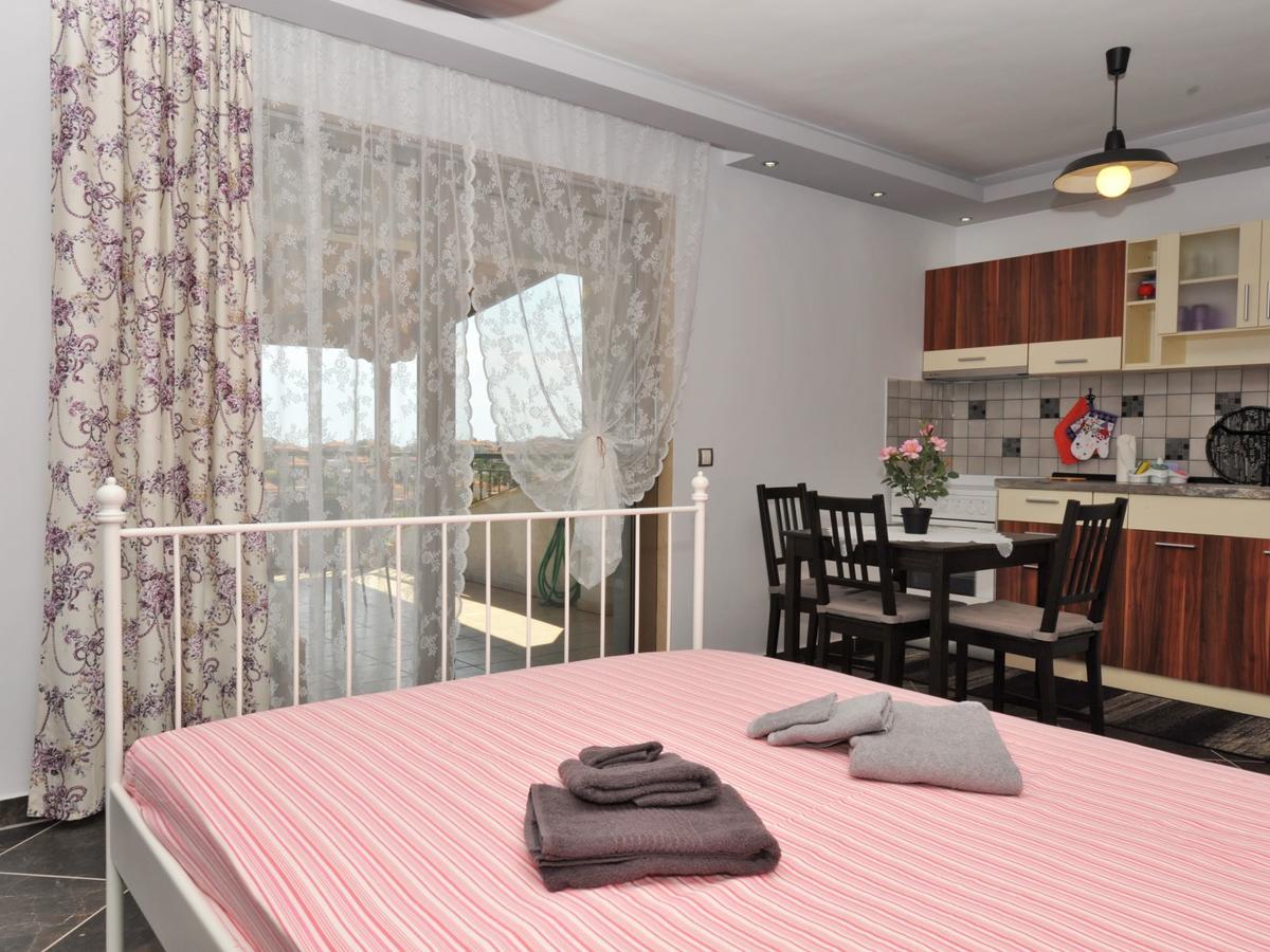 Alice Wonderland Home Nea Flogita Halkidiki Εξωτερικό φωτογραφία